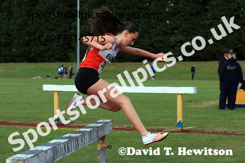 Womens 1500 metres steeplechase, 2025 NEGP No 2, Monkton Stadium, Wednesday, May 28th. Photo: David T. Hewitson/Sports for All Pics